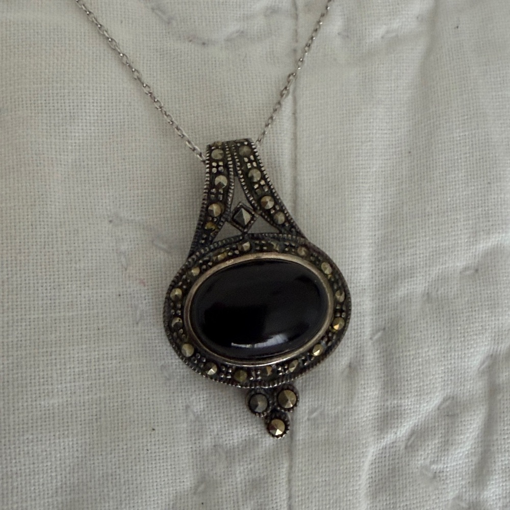 Elegant Black Pendant Necklace